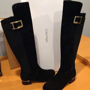 🌺SOLD🌺 NWOT Never worn Suede boots - 6M